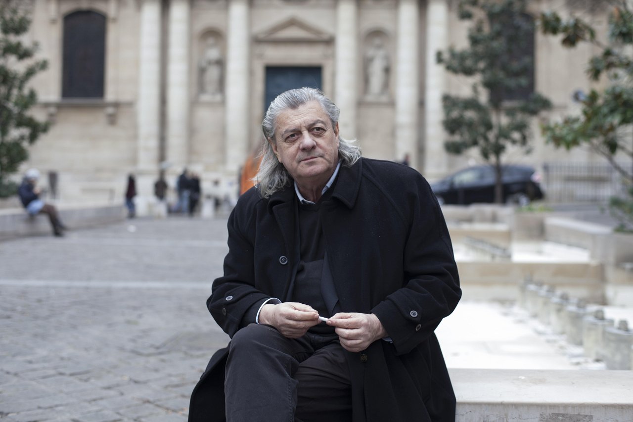[P]A documentary about Jože Dolmark, an individual with a diverse range of interests and talents – he is an art historian, connoisseur of film and photography, a literature and film critic, cineaste, screenwriter and brilliant pedagogue and professor. The film introduces Dolmark in an intimate, anecdotal and political manner. [/P]